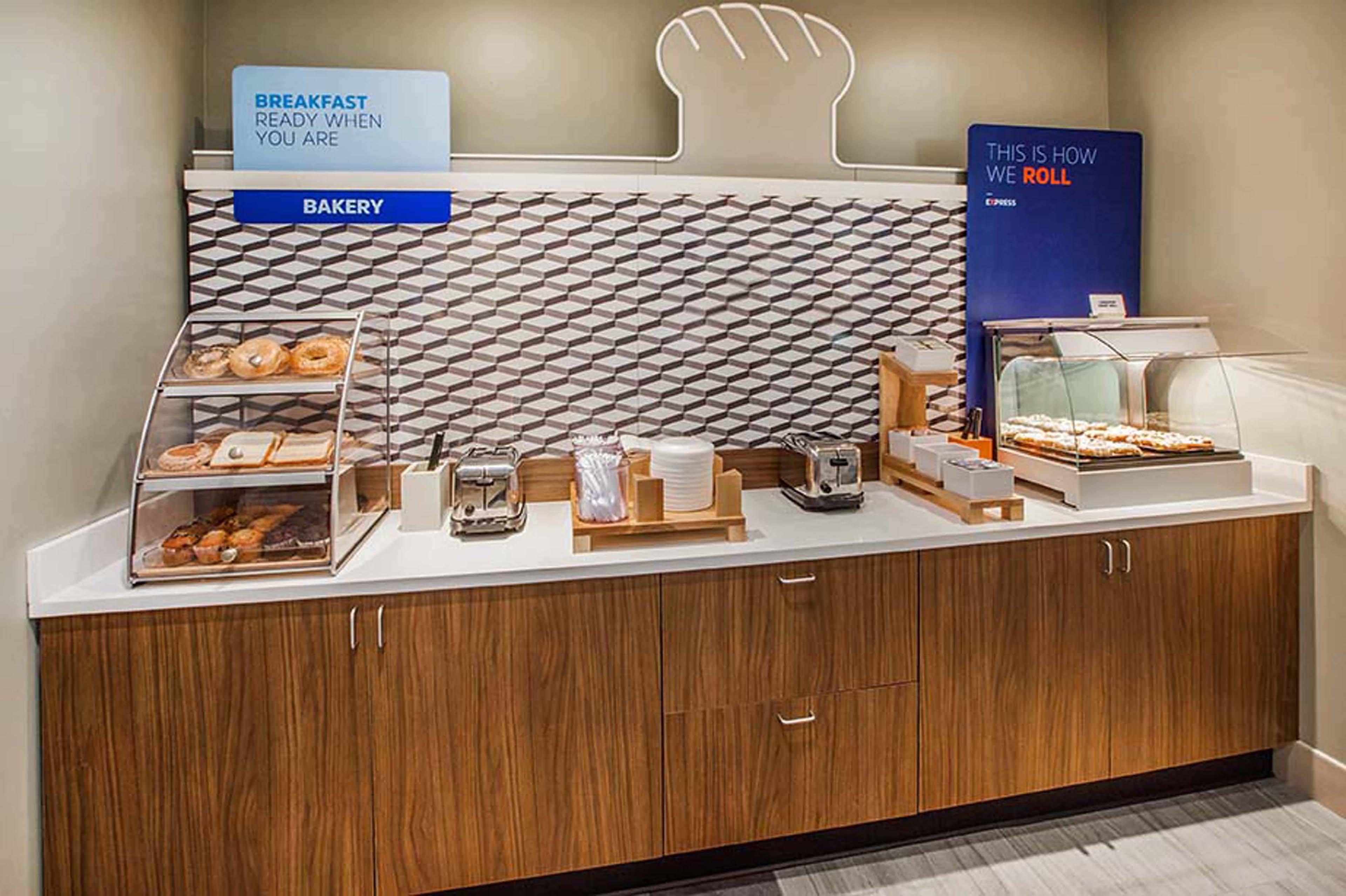 Holiday Inn Express & Suites Troy By Ihg Zewnętrze zdjęcie